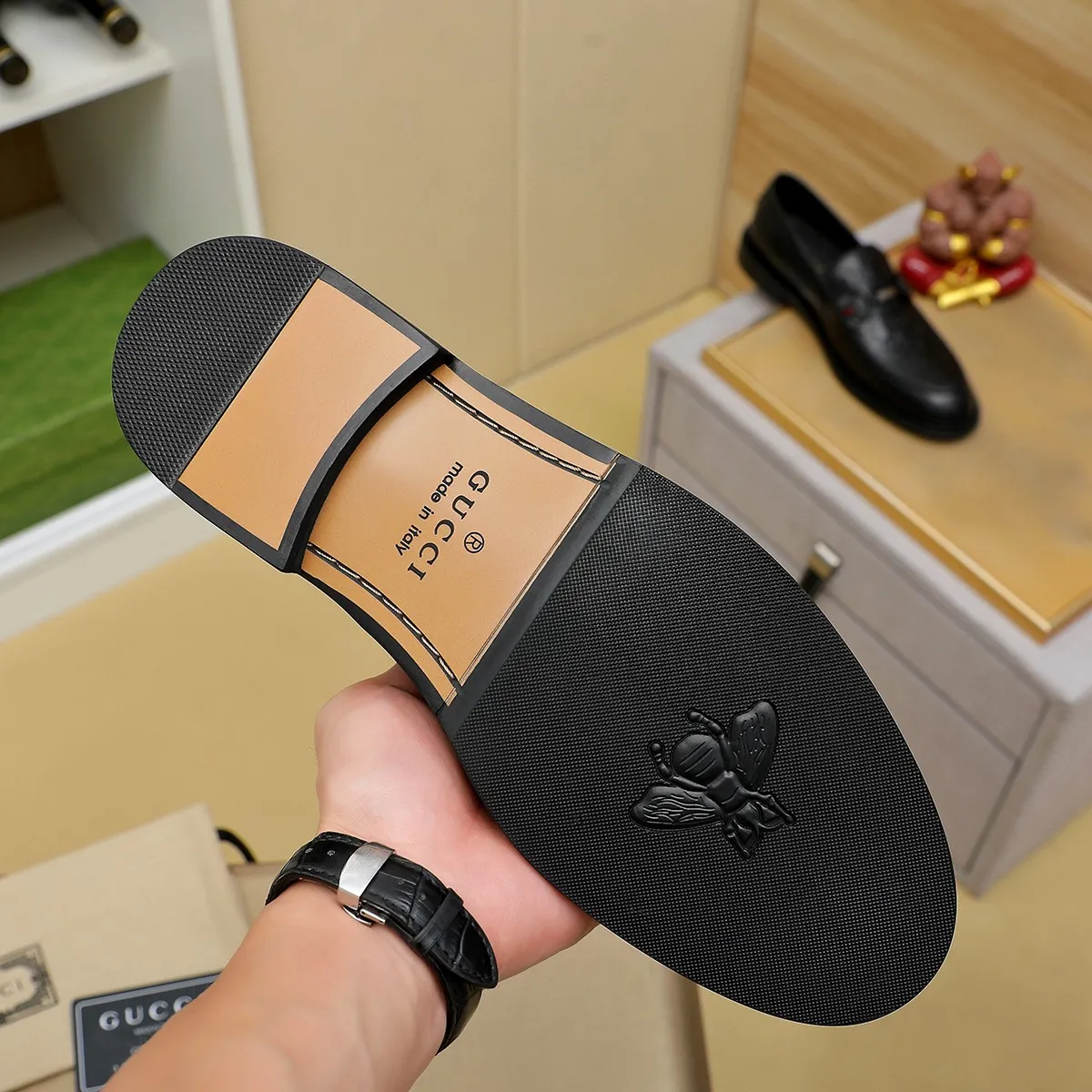 Men's shoes 💰460 💰💰Gucci official website men's business formal leather shoes update💥Hong Kong counters synchronize new styles💥completely one to one replica shipment👍zero difference in counter quality 0⃣️all made of imported first-layer cowhide on the outside with original hardware buckles➕water-dyed🐂leather lining production, color, code matching 39-44 (customized at 38.45.46)……